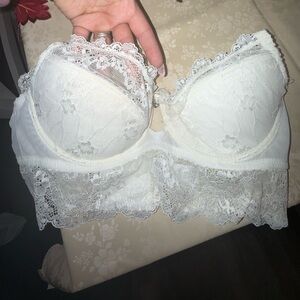 Elegant Lace Underwire Bra - Cream
